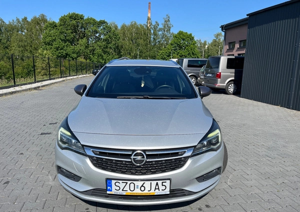 Opel Astra cena 38900 przebieg: 231000, rok produkcji 2016 z Żory małe 106